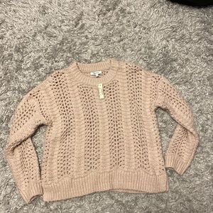 Brand new with tags Madewell sweater. Great material and in perfect condition.
